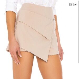Lovers + Friends Tanner Skorts in Nude size Small